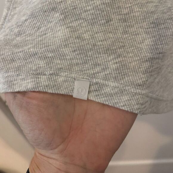 Lululemon Hold Tight Tee-NO SIZE TAG - Picture 6 of 8